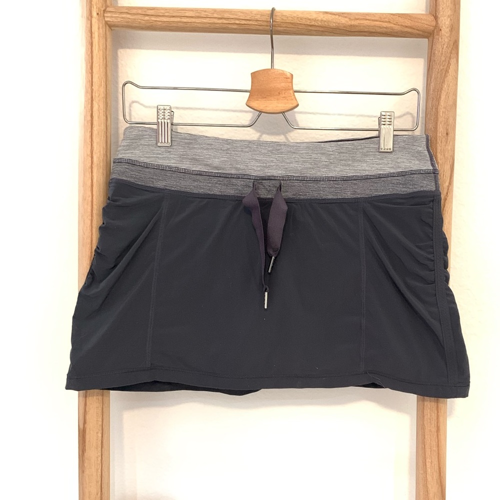 Lululemon skirt size 6